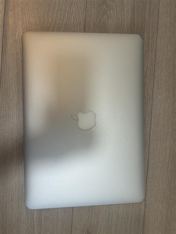 MacBook Air 2014 13インチ シルバー　充電器あり