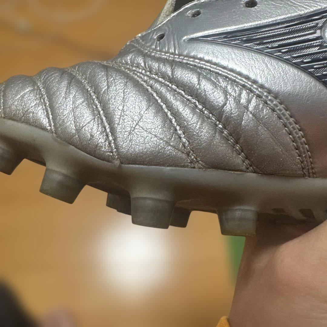 Mizuno Morelia Neo4プラチナム　シルバーパック