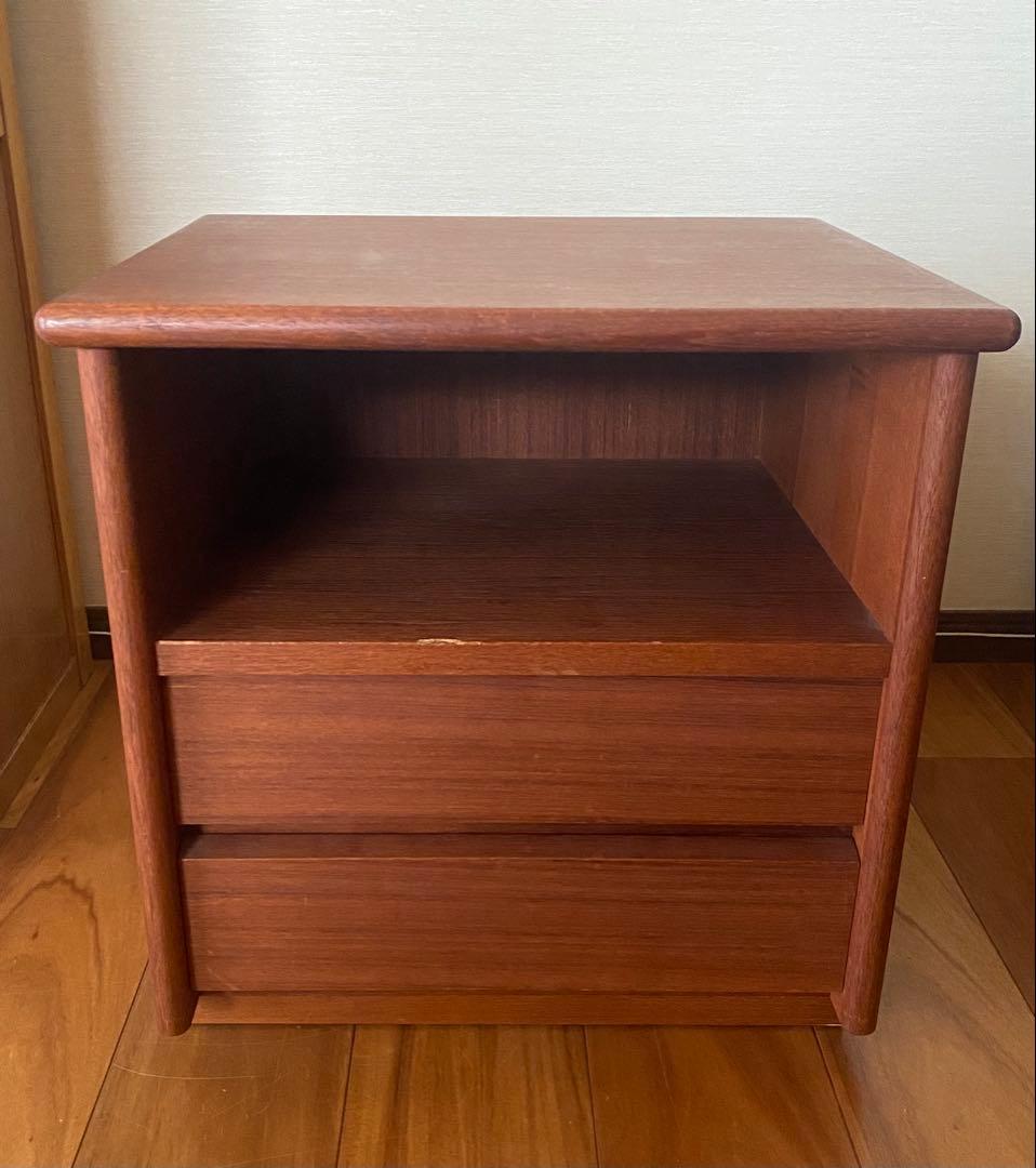 チーク材　ナイトテーブル