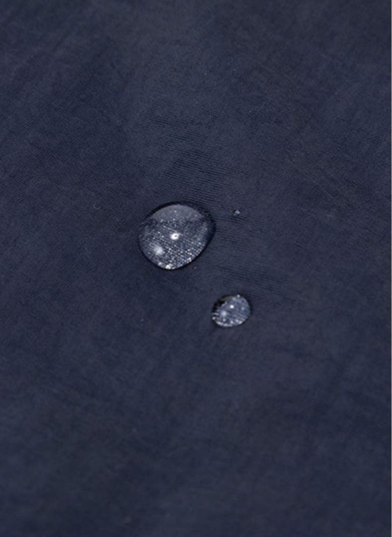 新品HELLY HANSENスカイリムインサレーションベスト（ユニセックス）濃紺