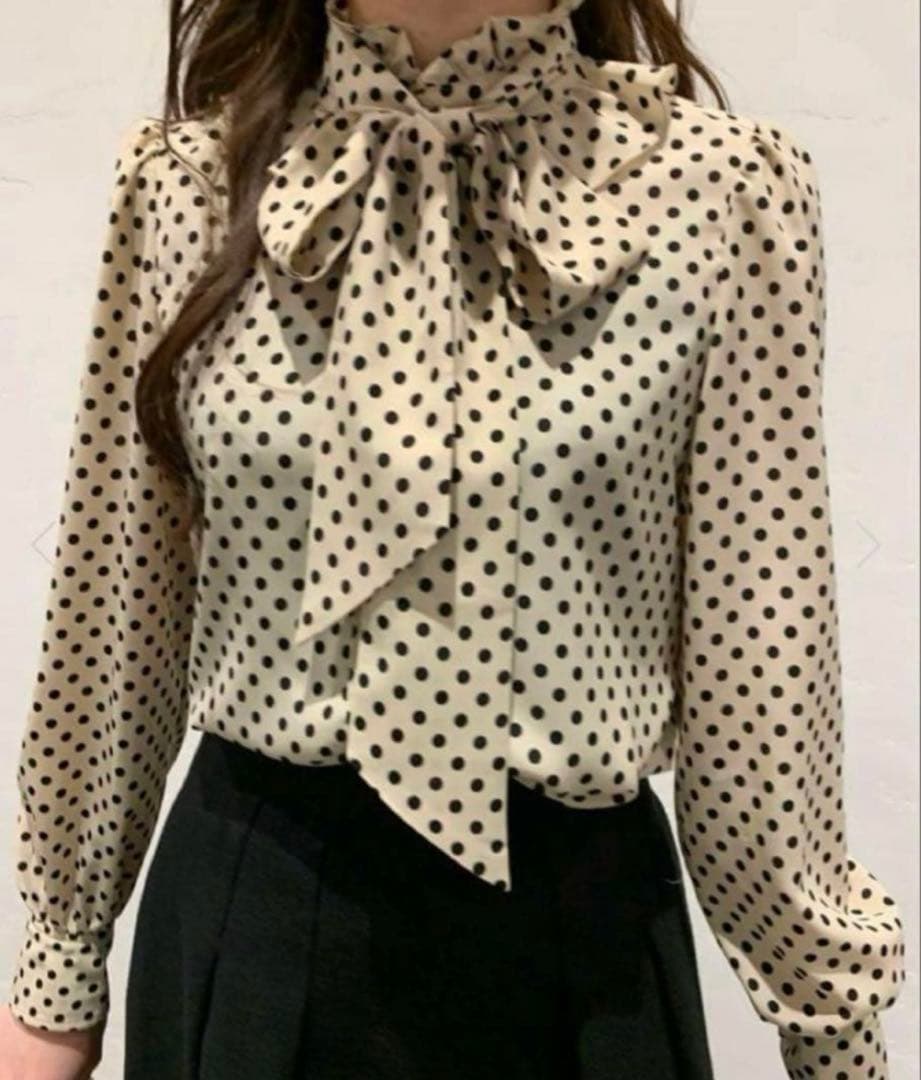 アルアバイル　ルルウィルビー デシンドットフリルボウタイブラウス