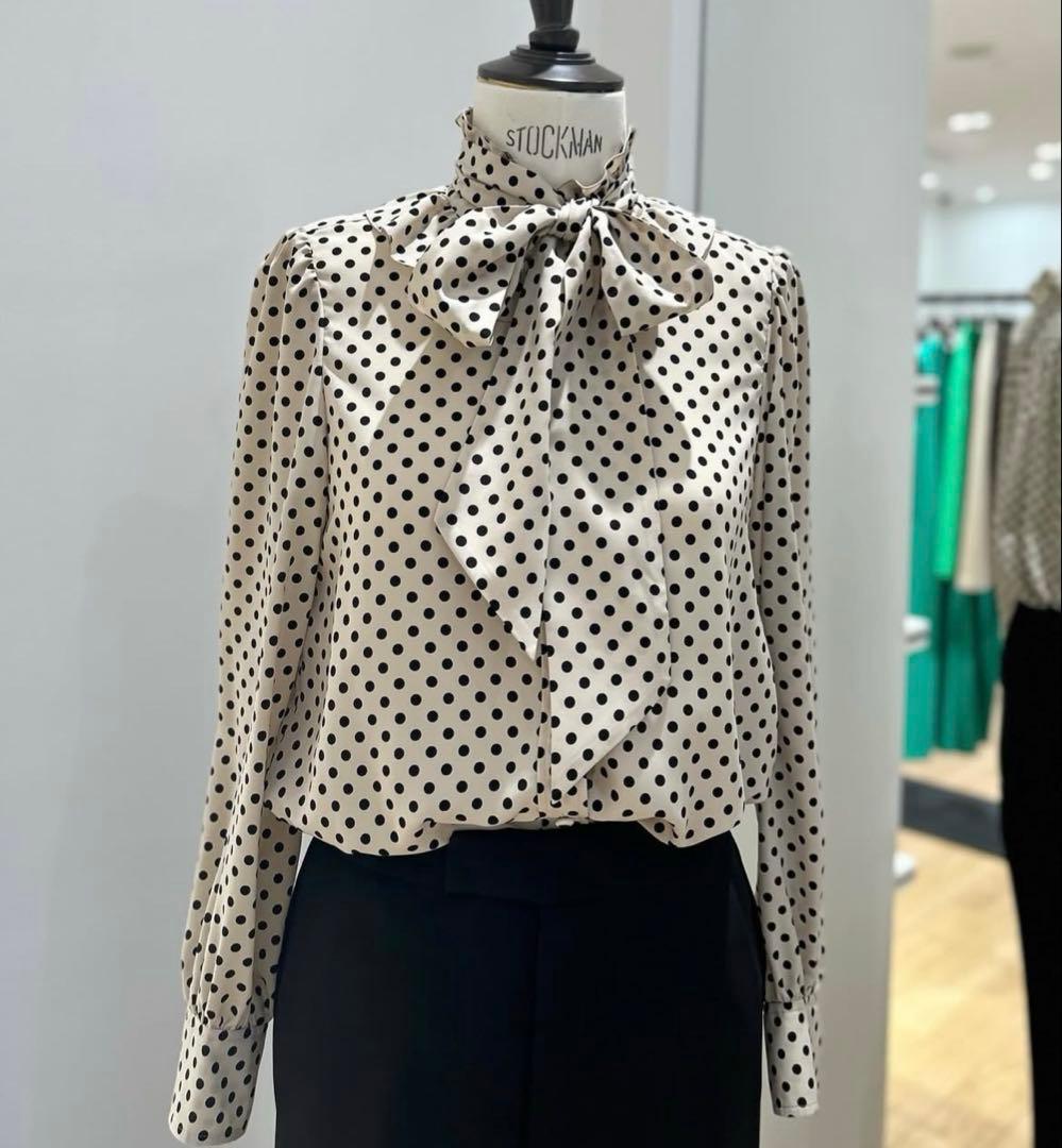 アルアバイル　ルルウィルビー デシンドットフリルボウタイブラウス