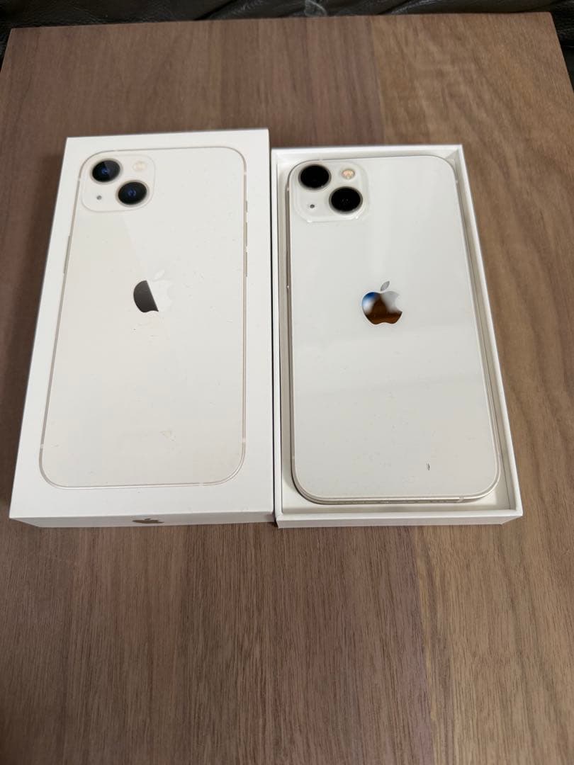 Apple iPhone 13 ホワイト 本体と充電ケーブル