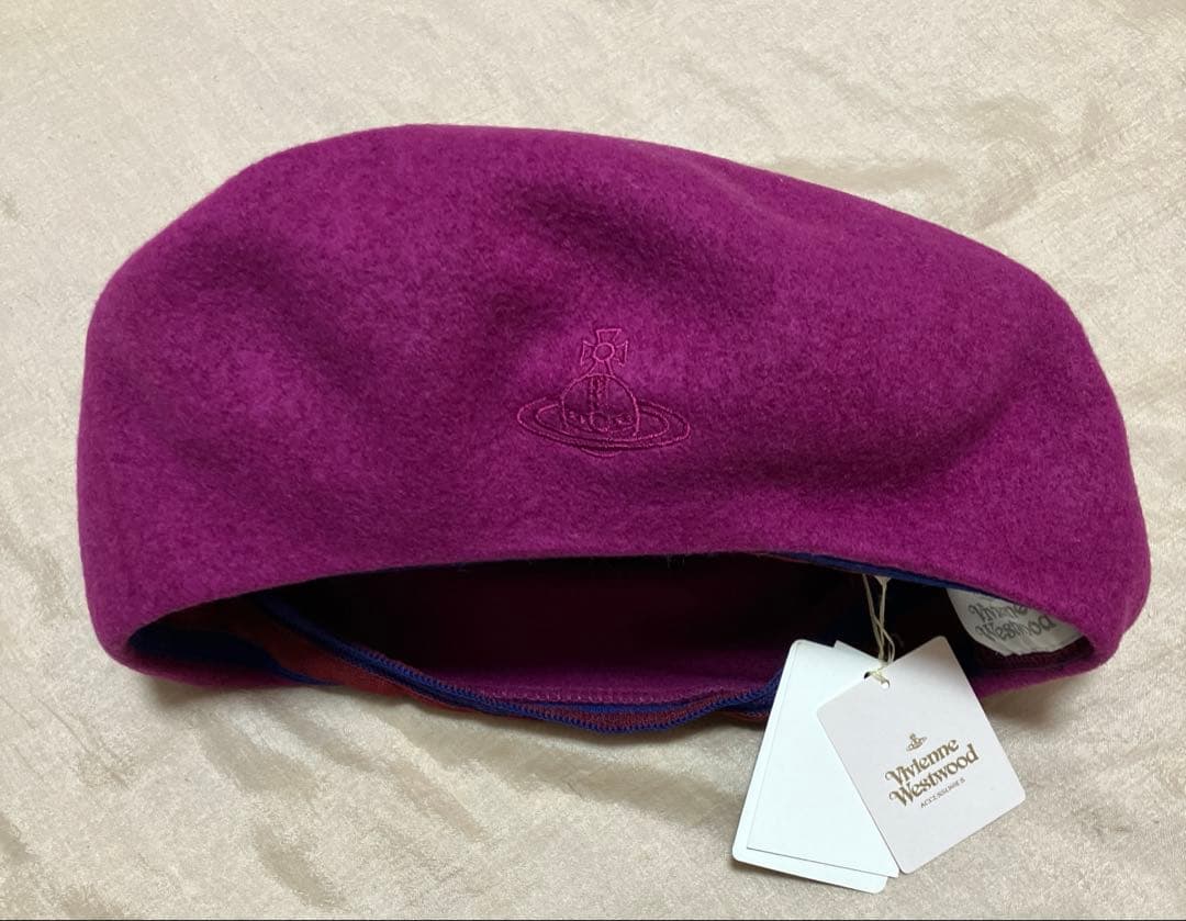 ⭐︎新年セール⭐︎未使用タグ付Vivienne Westwoodベレー帽オーブ刺繍