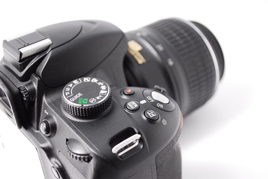 ショット数4224回✨Nikon D3200✨デジタル一眼レフ✨付属品多数✨