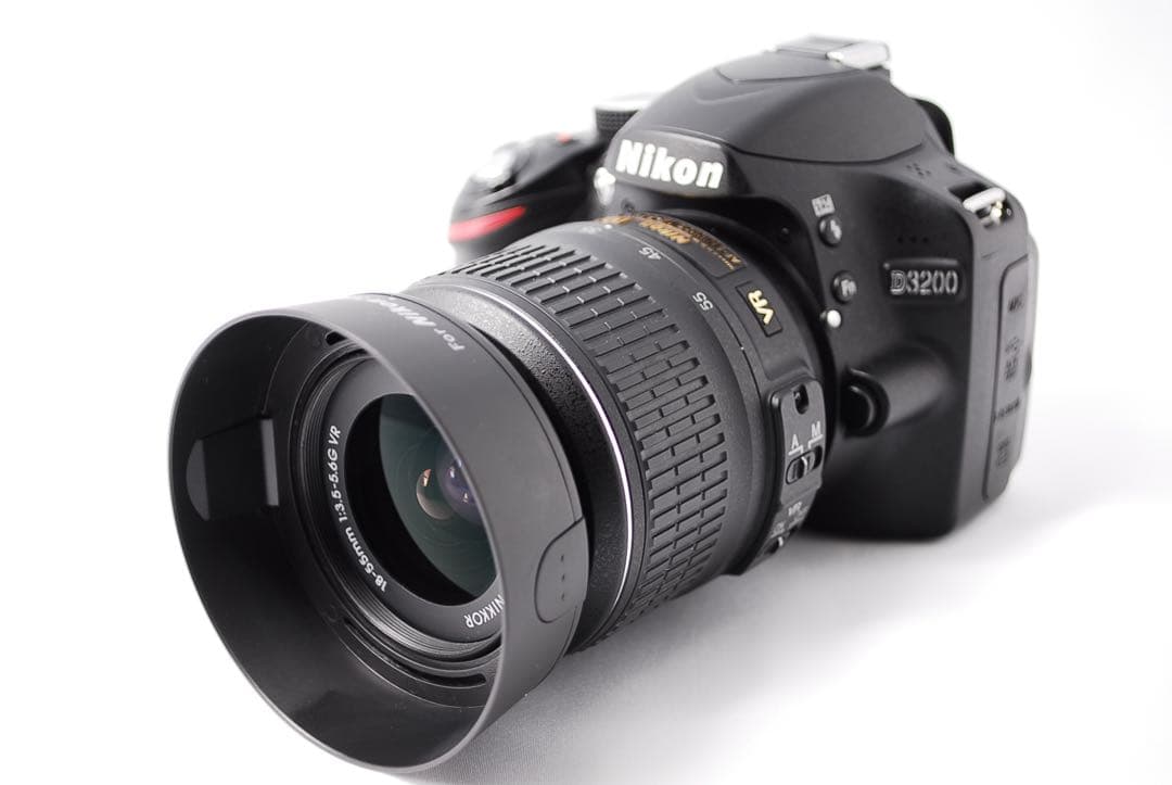 ショット数4224回✨Nikon D3200✨デジタル一眼レフ✨付属品多数✨