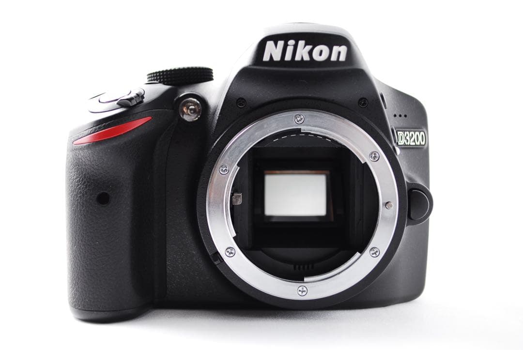 ショット数4224回✨Nikon D3200✨デジタル一眼レフ✨付属品多数✨