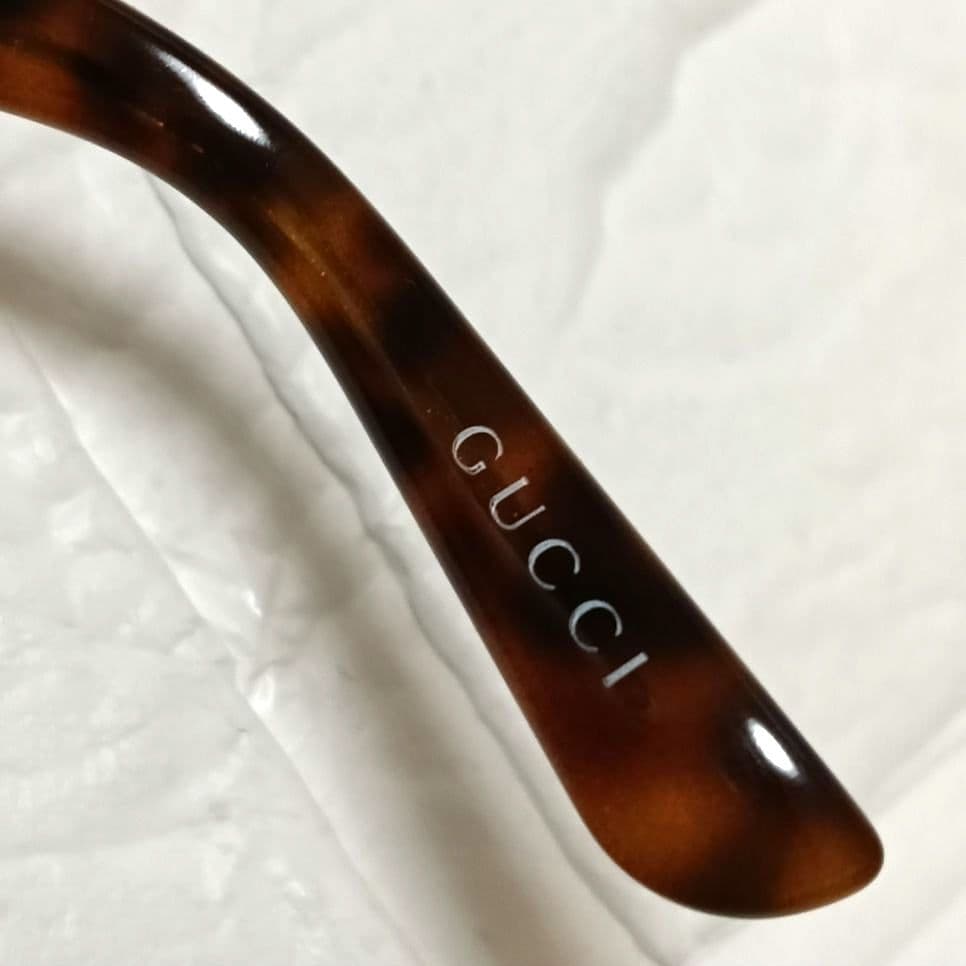 528 GUCCI サングラス マイクロGG ブラウン ケース・クロス付き