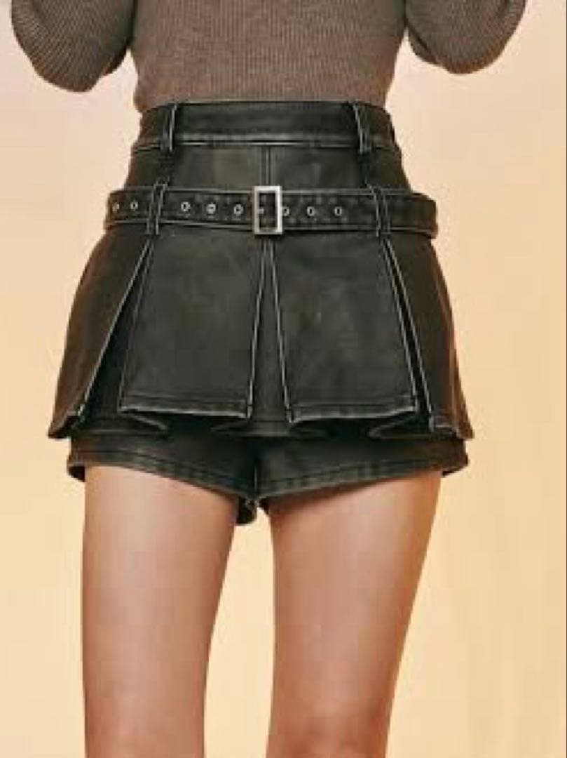 アンティークレザープリーツショートパンツ
