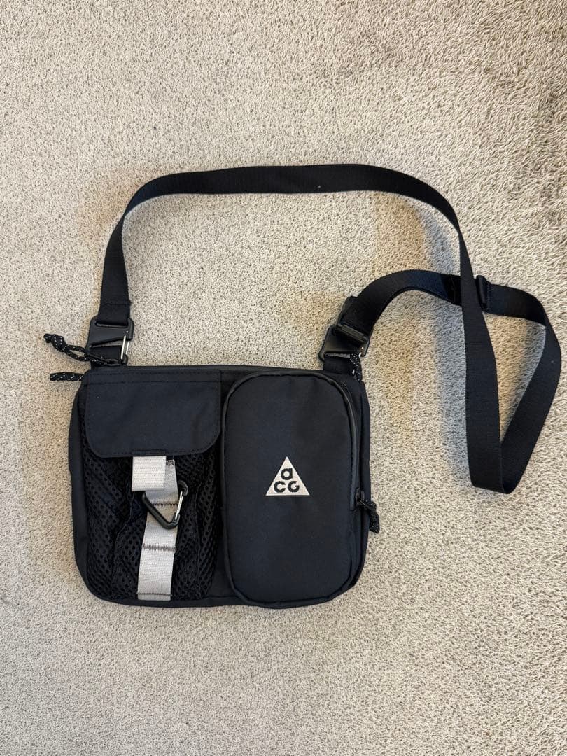 ナイキ ACG “DAYMAX” クロスボディバッグ