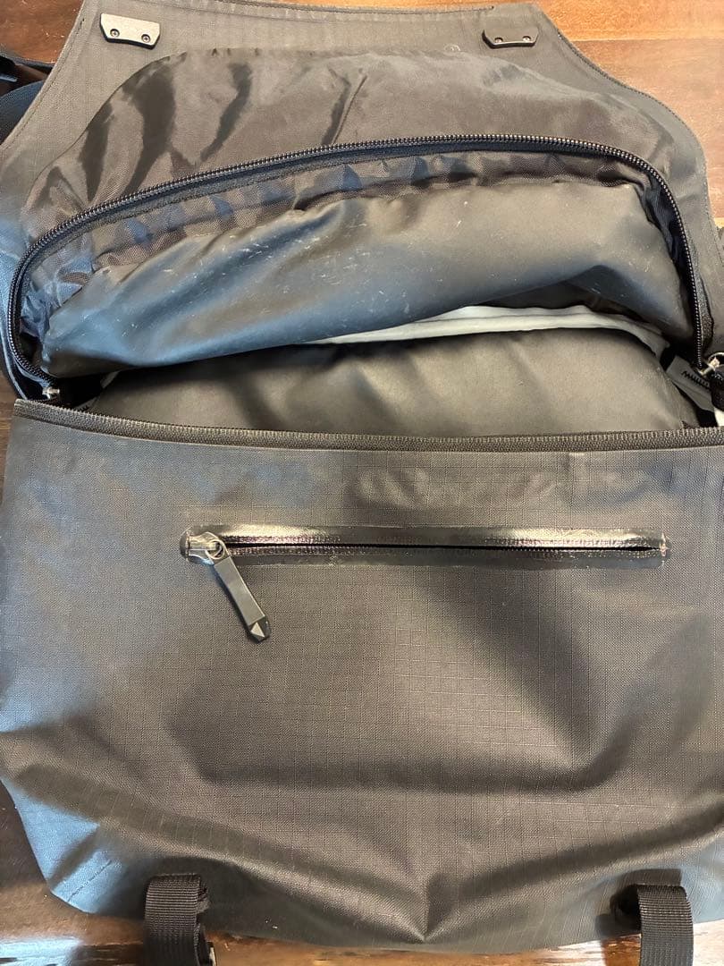 【値下げ】Arc'teryx Granville 10 Courier Bag