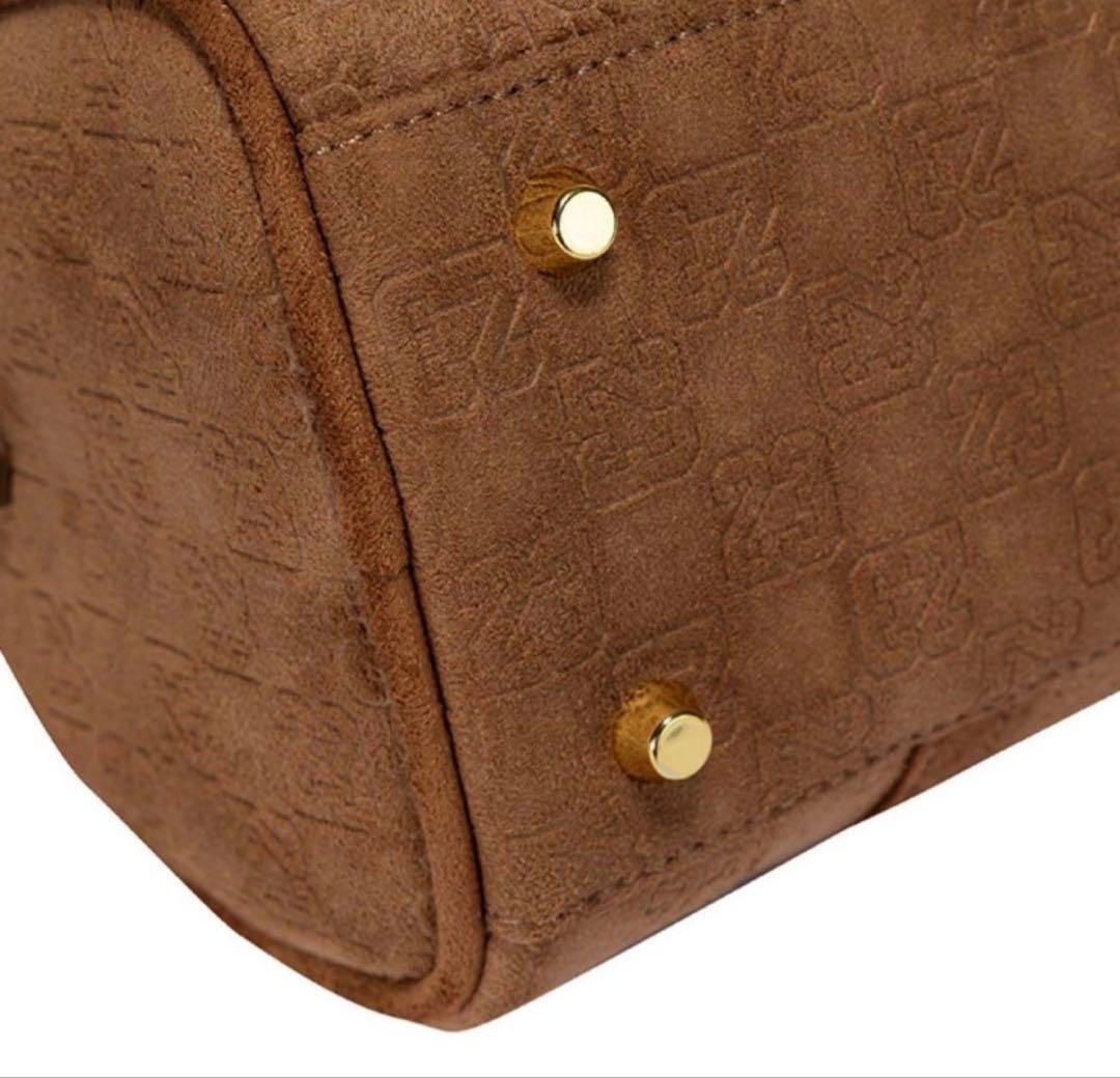 海外限定　Jordan モノグラム ボストンバッグ ライト IQ5743-299