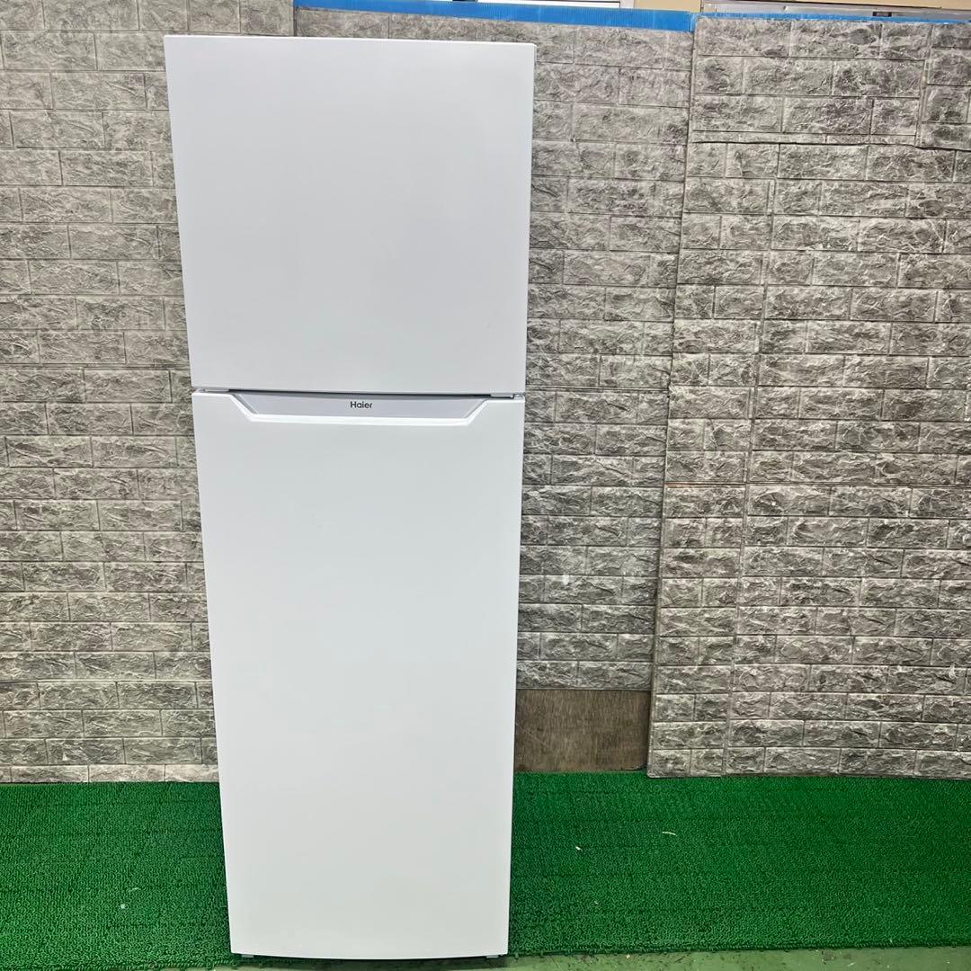 322 冷蔵庫　極美品　2023年製　一人暮らし　右開き　200L〜300L