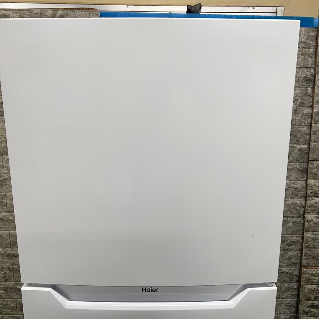 322 冷蔵庫　極美品　2023年製　一人暮らし　右開き　200L〜300L