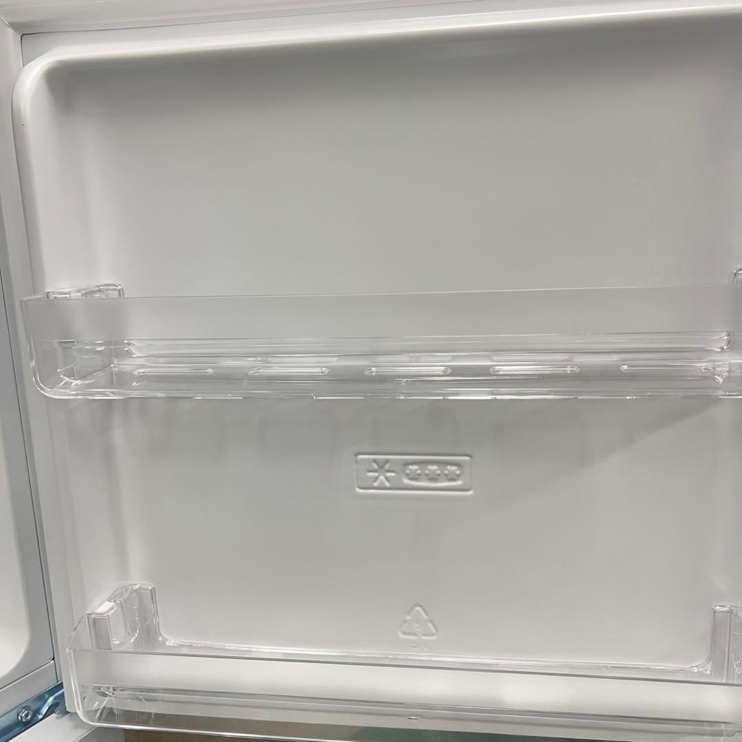 322 冷蔵庫　極美品　2023年製　一人暮らし　右開き　200L〜300L