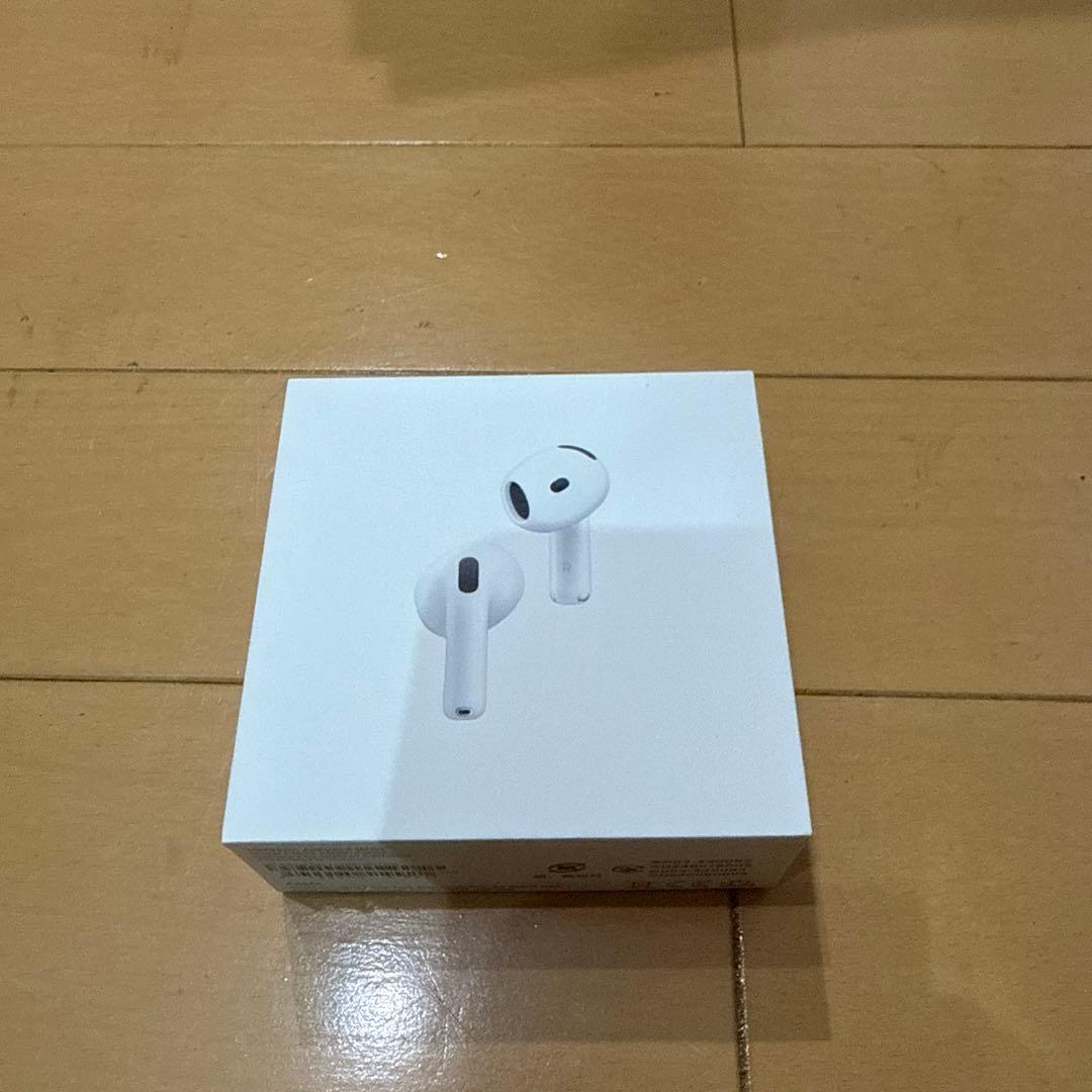 Apple AirPods (第4世代) 本体　レザーケース付き