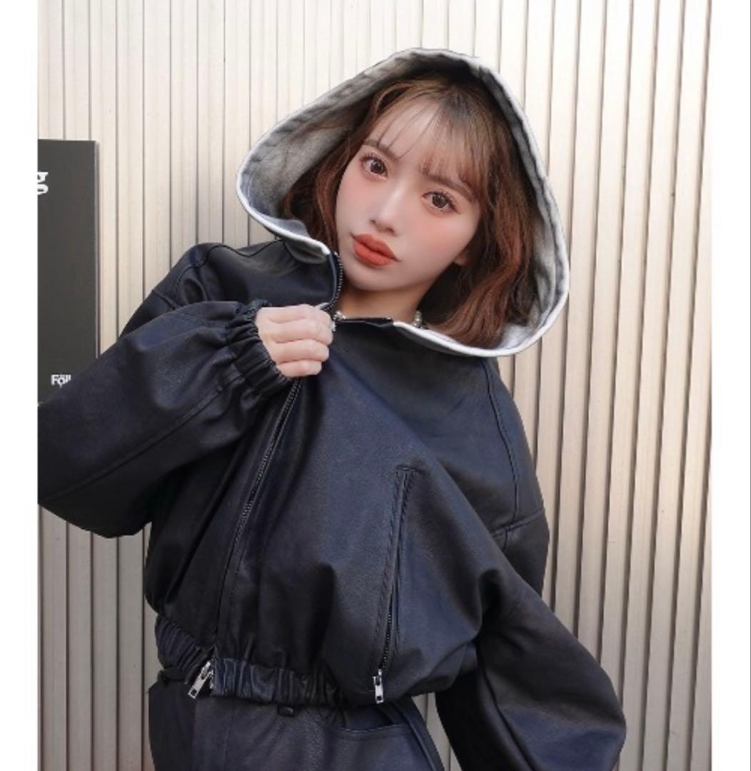 ダーリッチ フード付きクロップドレザージャケット