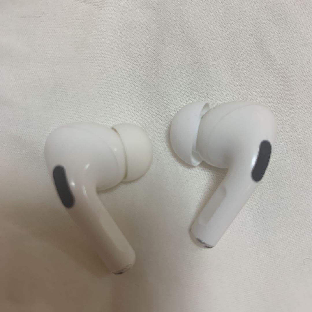 【美品】AirPods Pro イヤホン両耳、充電ケース等セット一式
