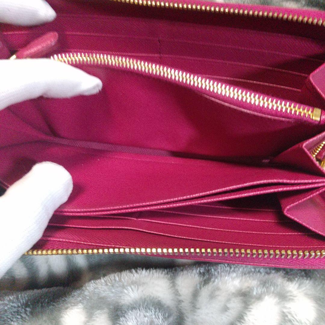 PRADA サフィアーノラウンドファスナー長財布レッド系