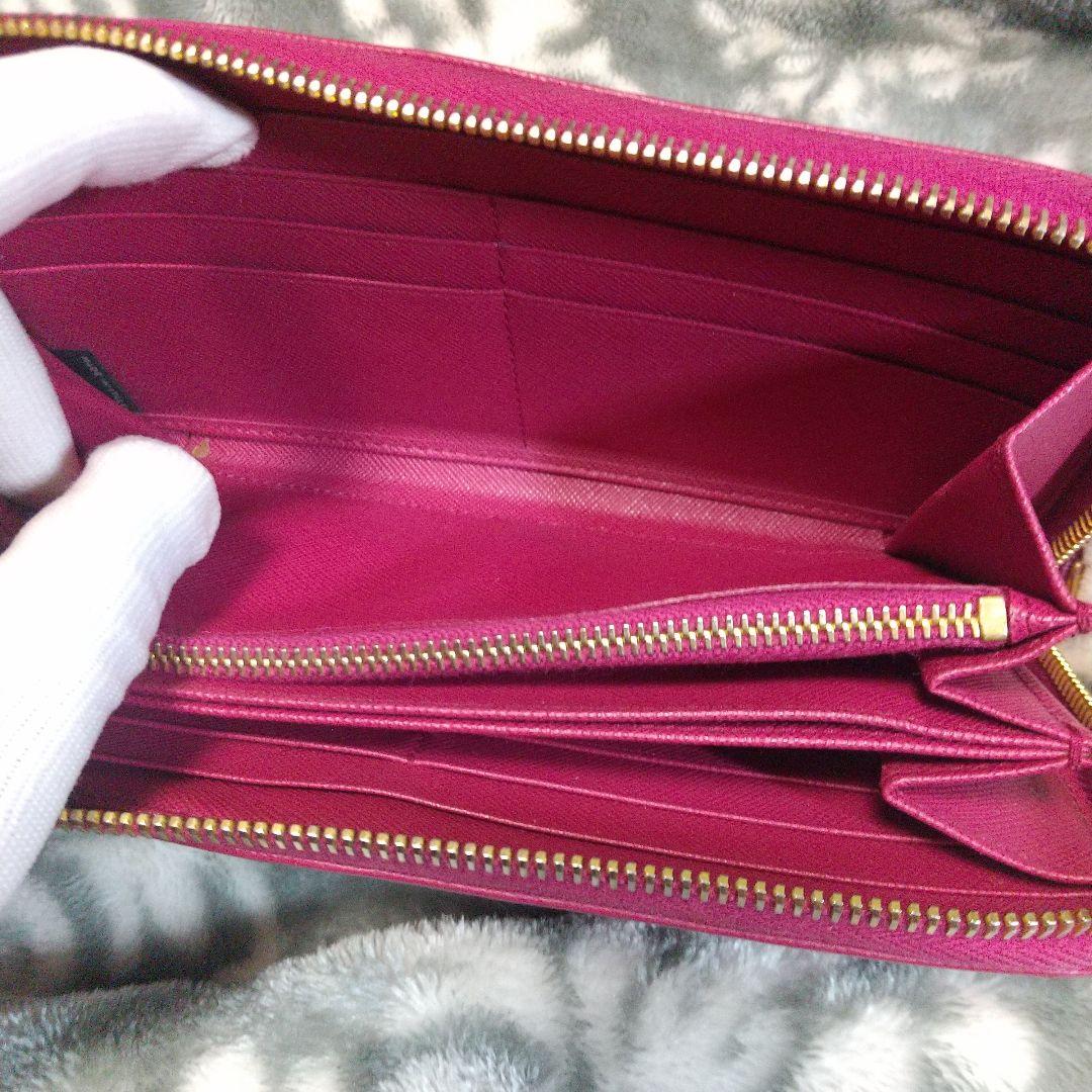 PRADA サフィアーノラウンドファスナー長財布レッド系