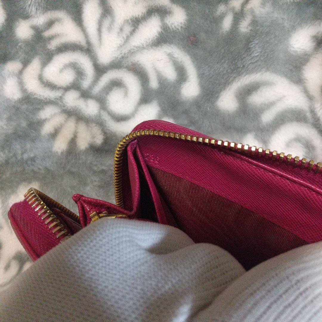 PRADA サフィアーノラウンドファスナー長財布レッド系