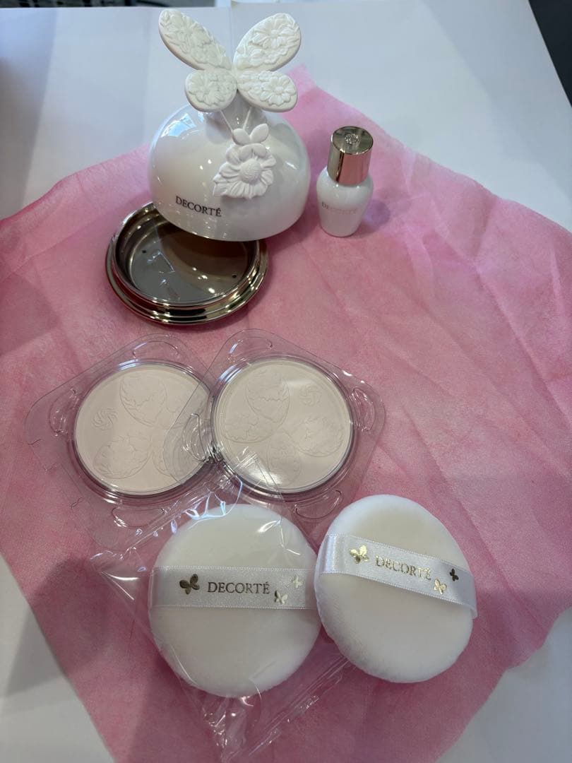 Marcel Wanders フェイスパウダー限定　 いちごどーなつです