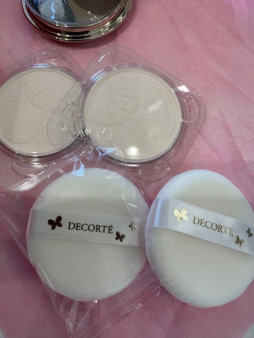 Marcel Wanders フェイスパウダー限定　 いちごどーなつです