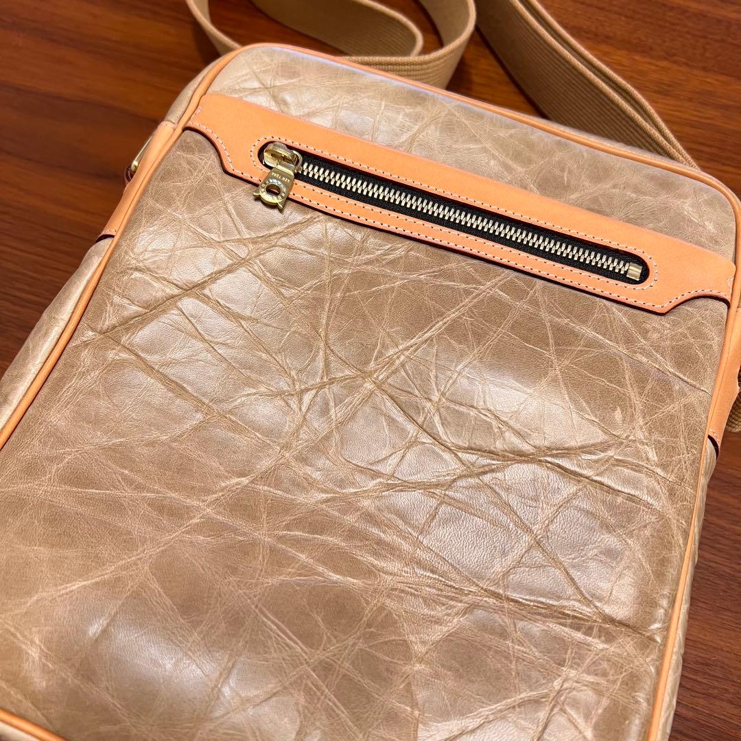 HUNTING WORLDレザー ショルダーバッグ ベージュ