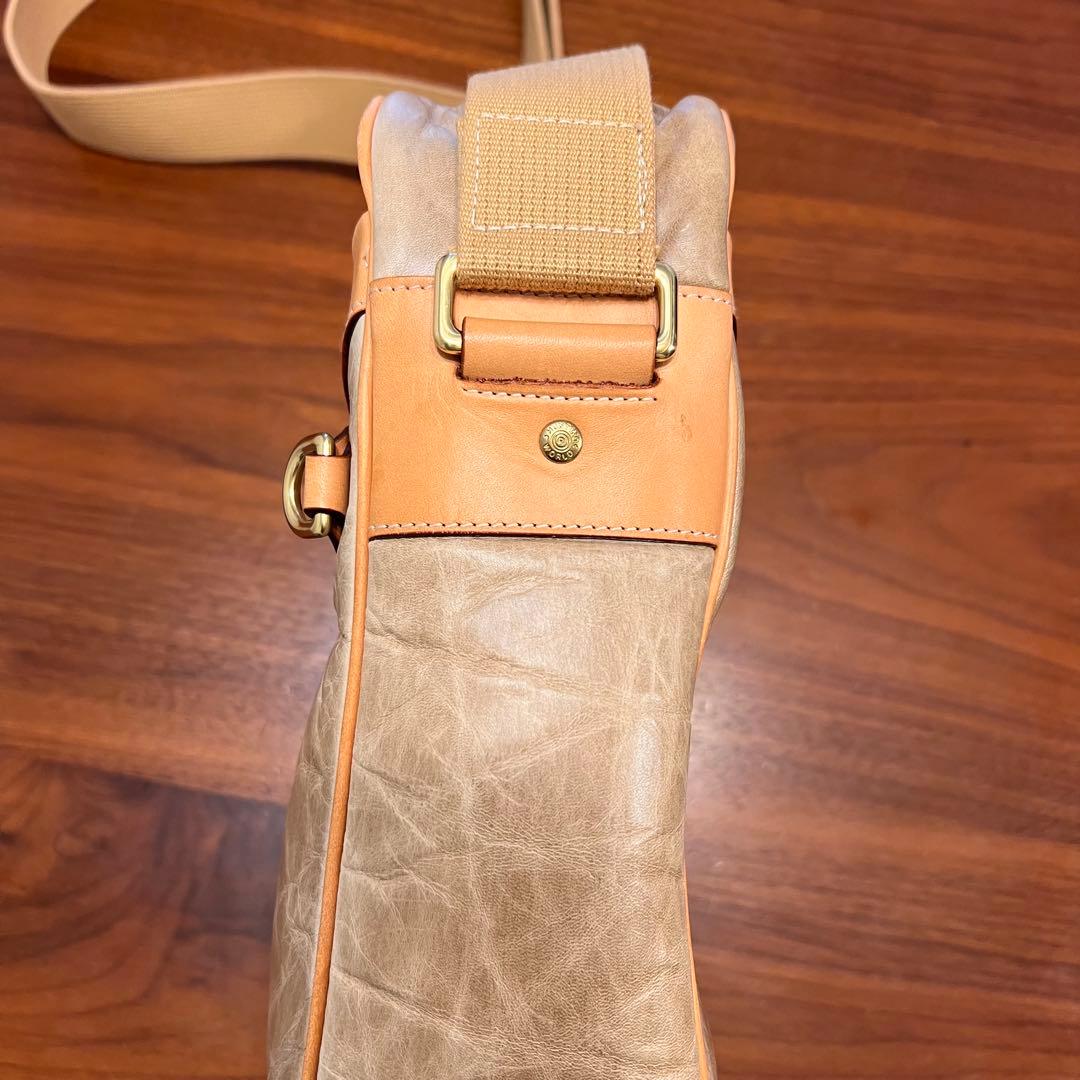 HUNTING WORLDレザー ショルダーバッグ ベージュ