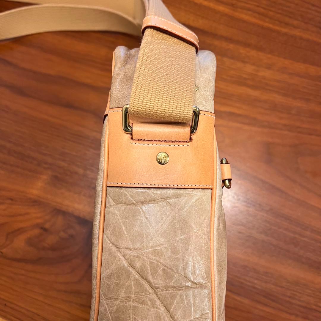 HUNTING WORLDレザー ショルダーバッグ ベージュ