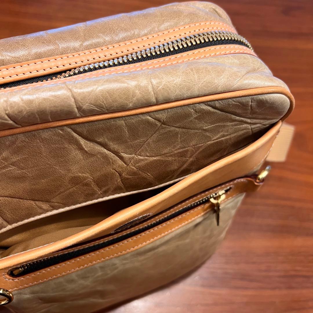 HUNTING WORLDレザー ショルダーバッグ ベージュ