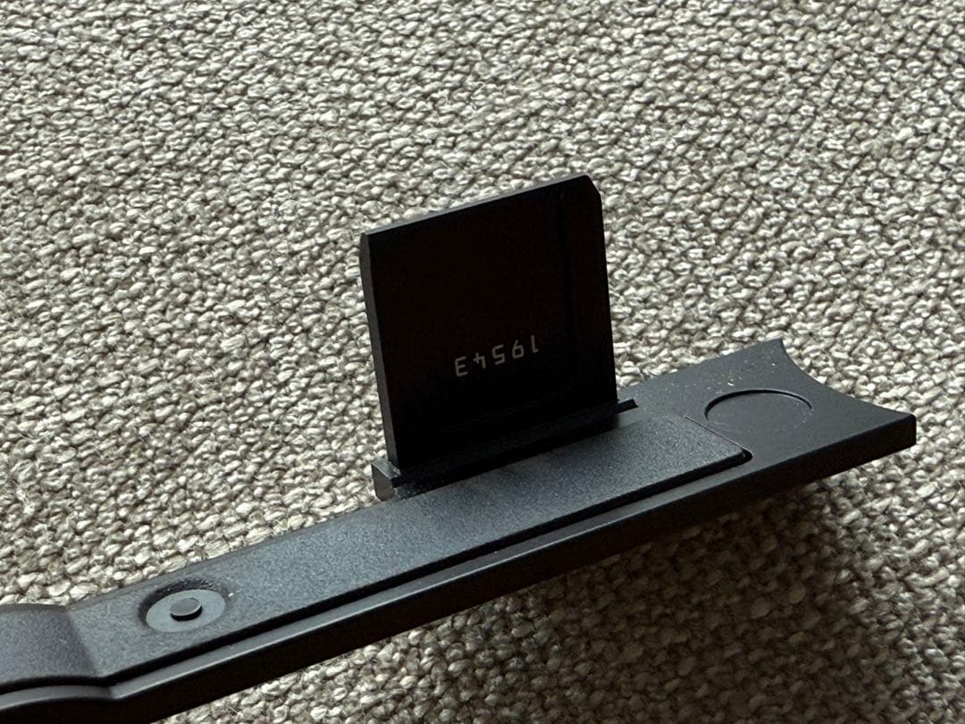 ライカ純正 Q2サムレスト