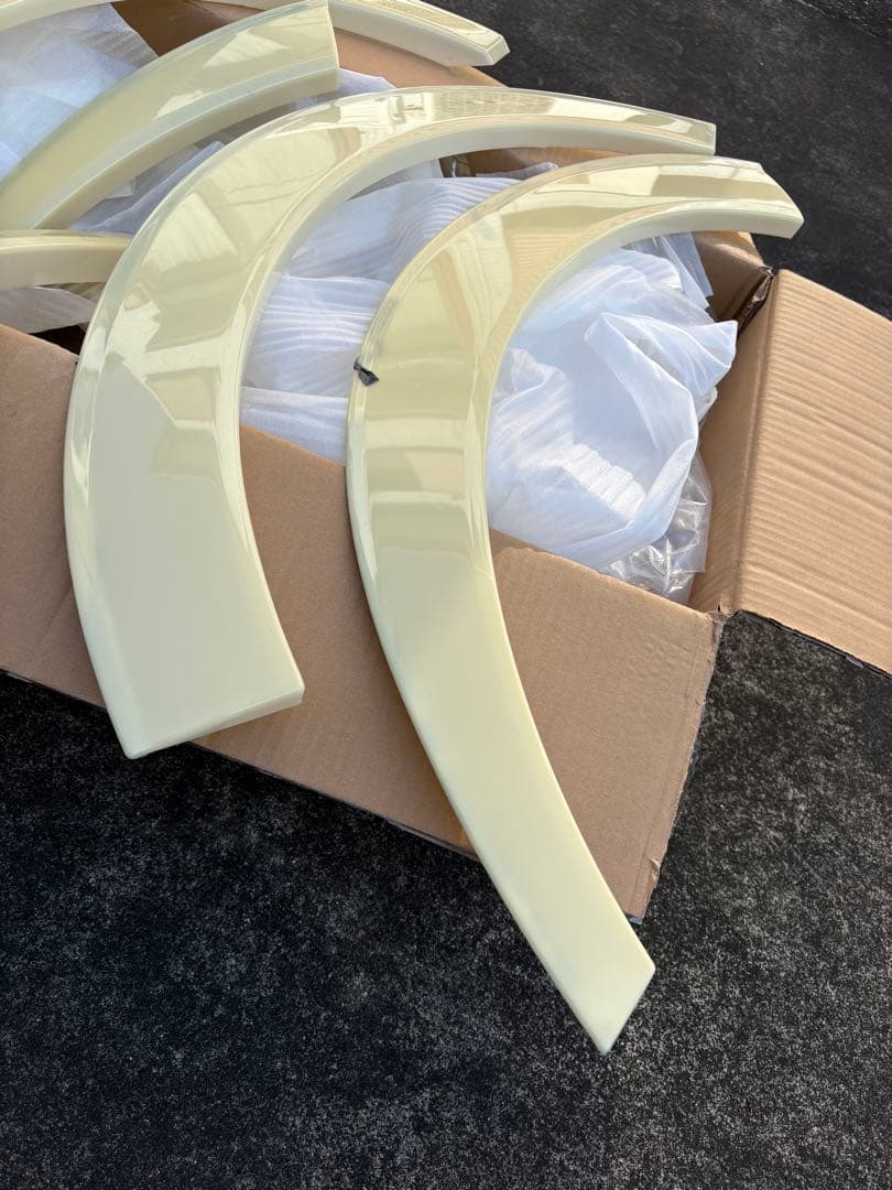 T's FACTORYハイエース200系オーバーフェンダー25ｍｍダウンルック