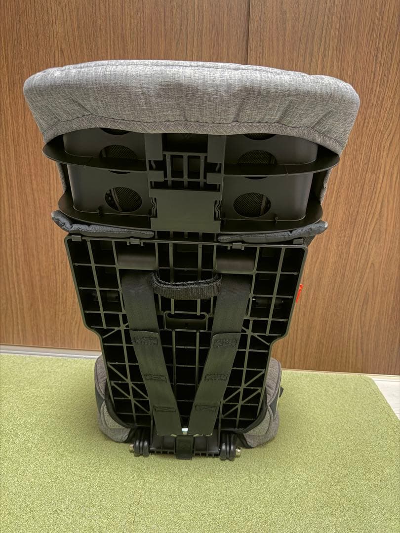 おにぎり　新品同様　日本育児 Evo トラベルベスト チャイルドシート