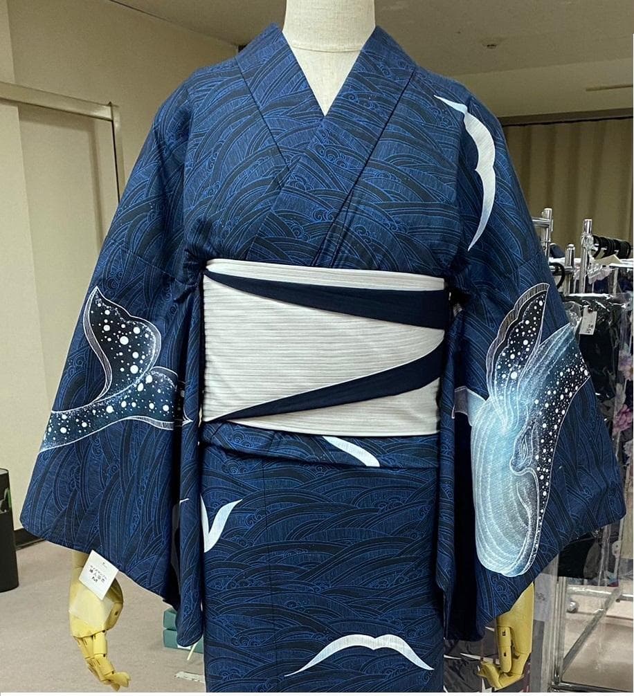 しげこです〜レア柄★めずらしい絵羽柄浴衣.紺地波柄