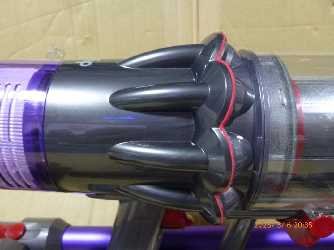 ダイソンSV18　新品ボディ本体と中古周辺パーツ　エコ44分　美品