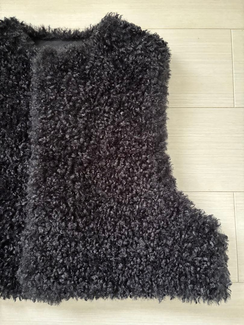 HYKE FAUX SHEARLING CROPPED VEST ボアベスト