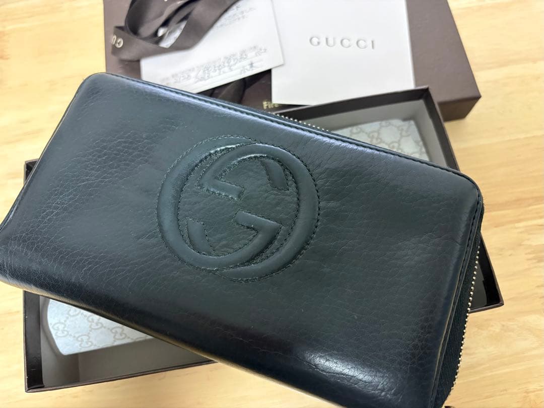 GUCCI タッセル付き 長財布