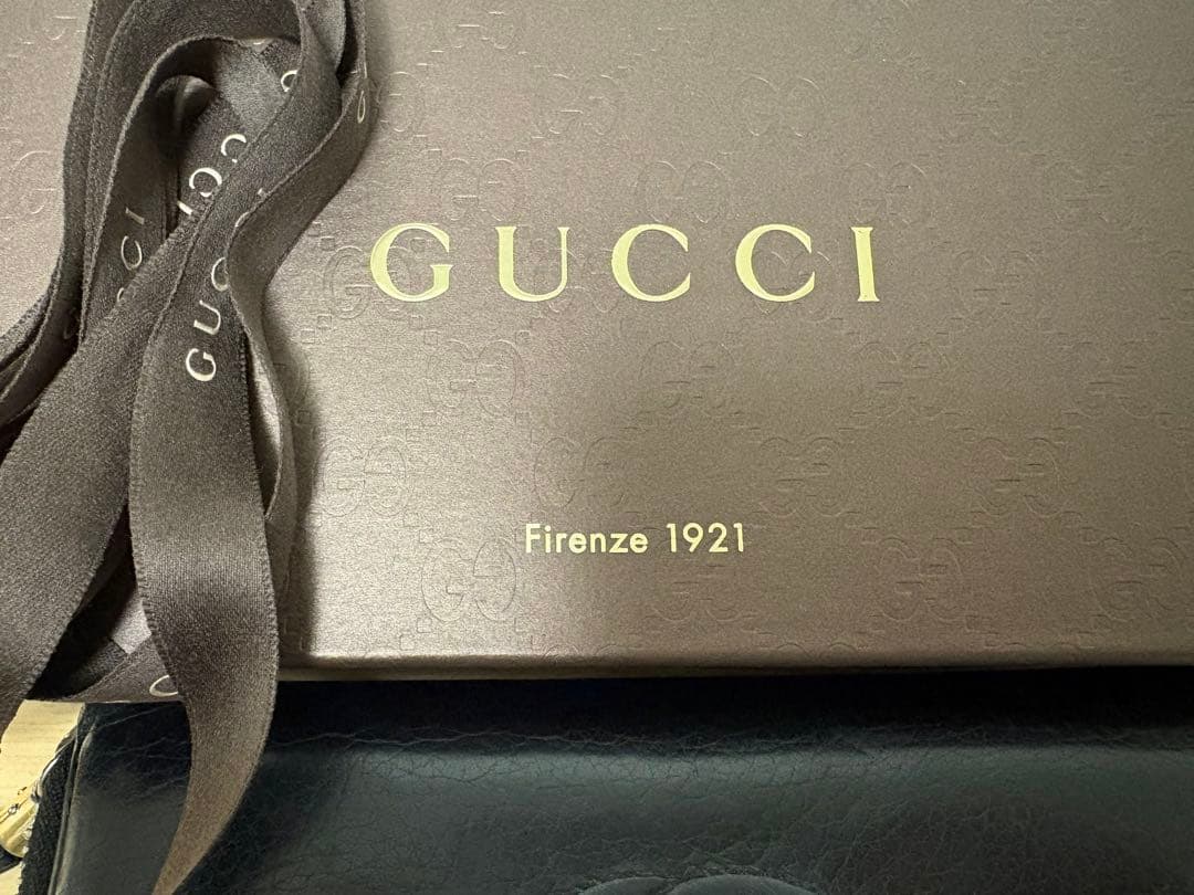 GUCCI タッセル付き 長財布