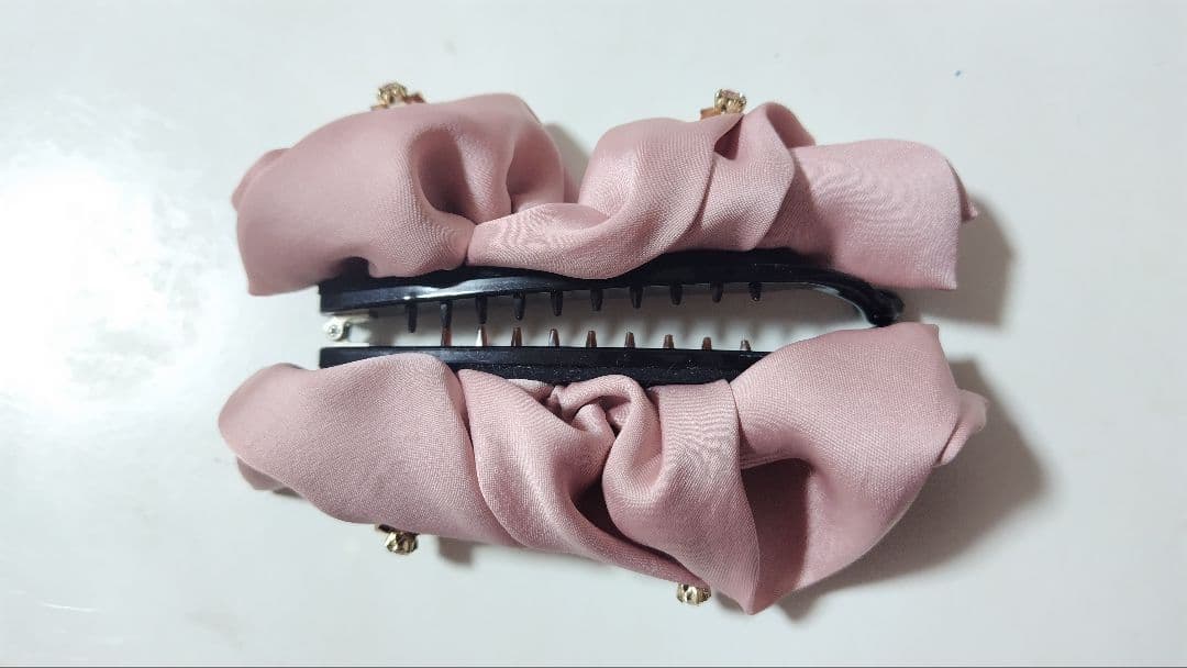 新品同様コンプレックスビズピンクバナナクリップ