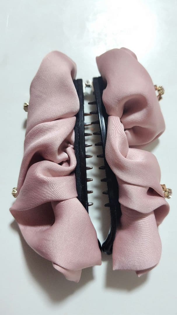 新品同様コンプレックスビズピンクバナナクリップ