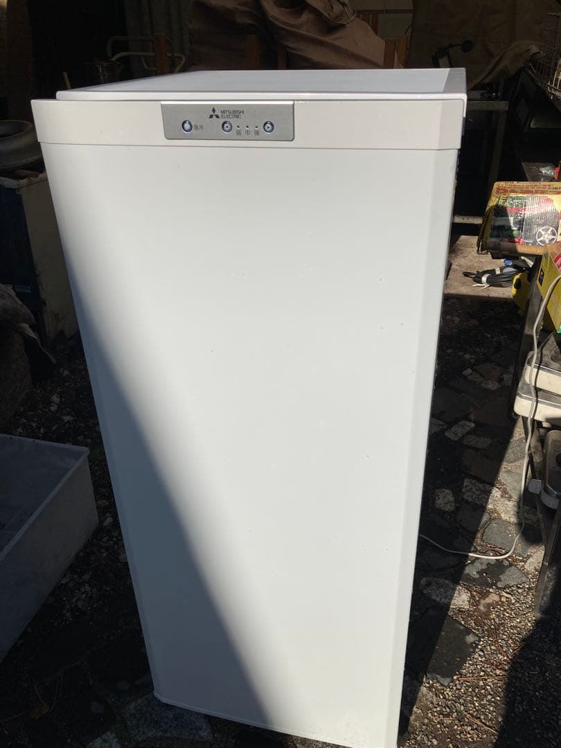 冷凍庫　三菱ノンフロン冷凍庫　MF-U12G-W