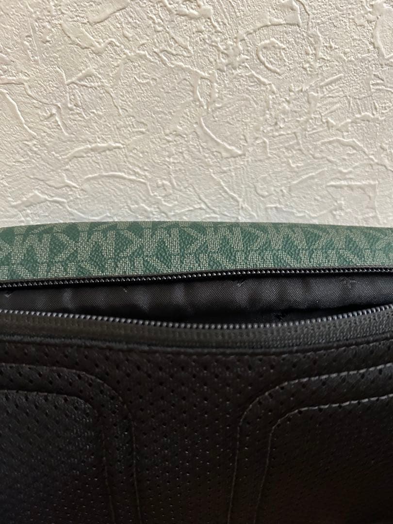 MICHAEL KORS マイケルコース ボディバック　緑　ウエストポーチ