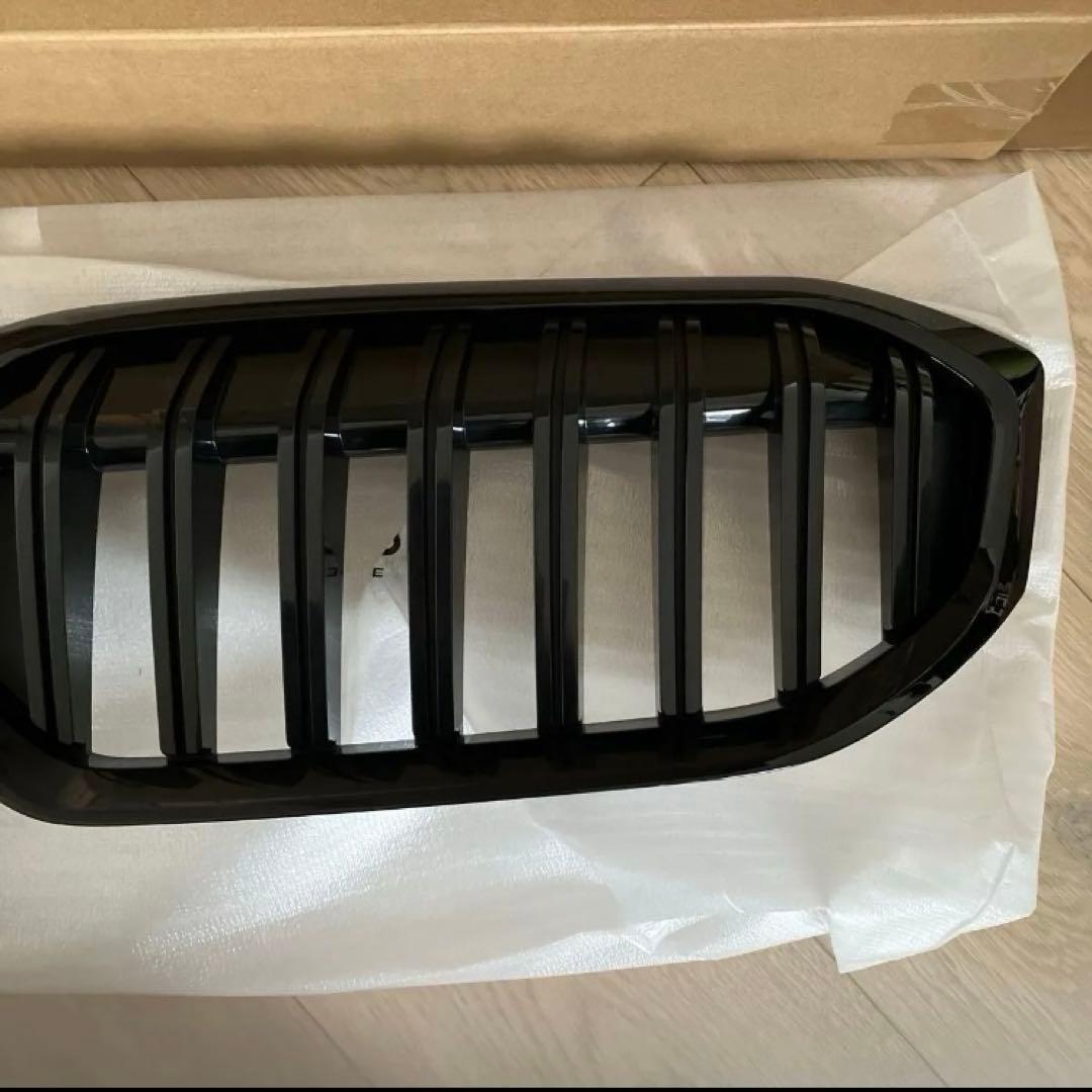 『BMW3シリーズ誕生50周年記念特別限定車』の純正グリルブラックフロントグリル