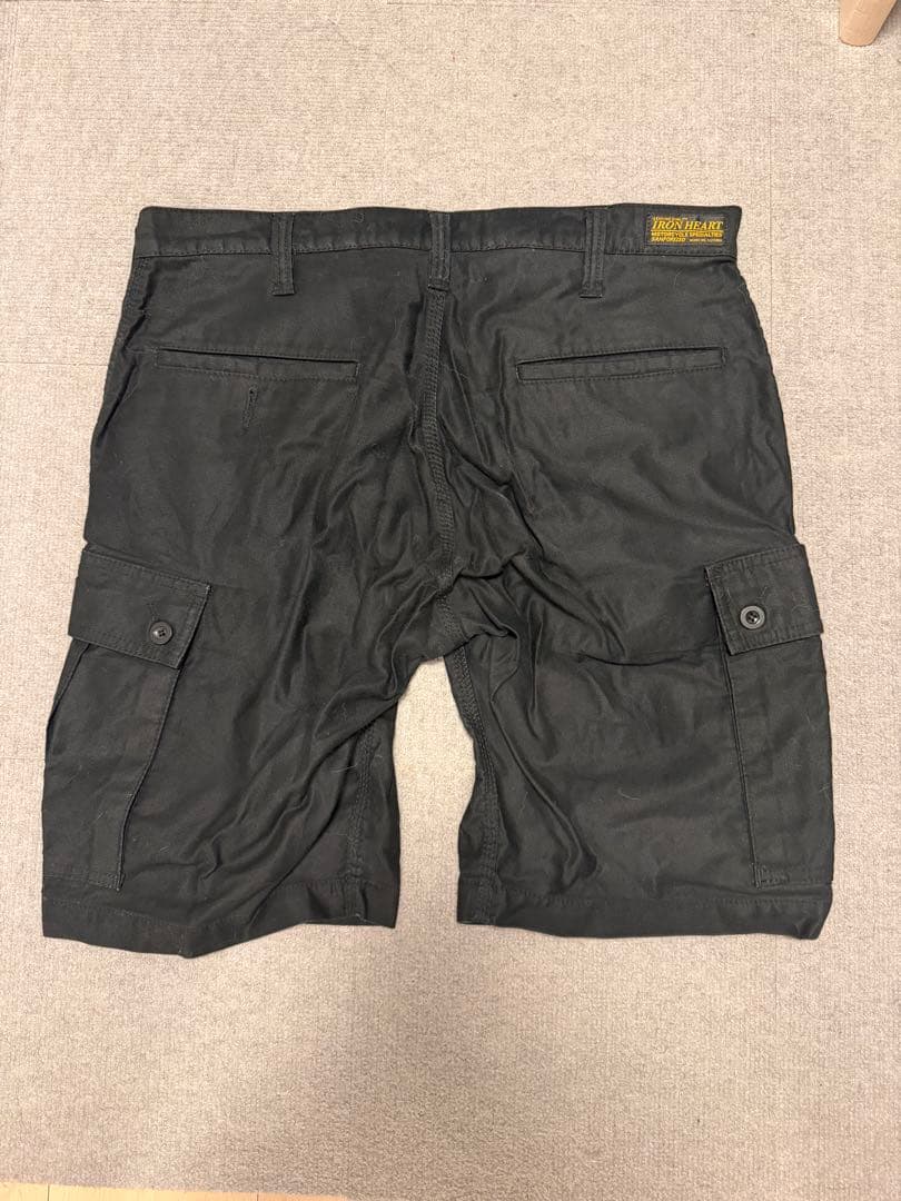 IRON HEART ブラックカーゴショートパンツ