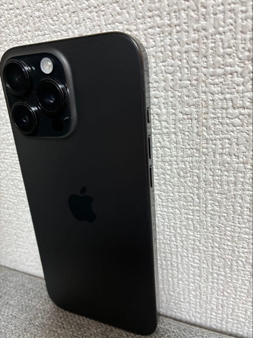 【美品】iPhone 16 Pro max ブラックチタニウム　256GB