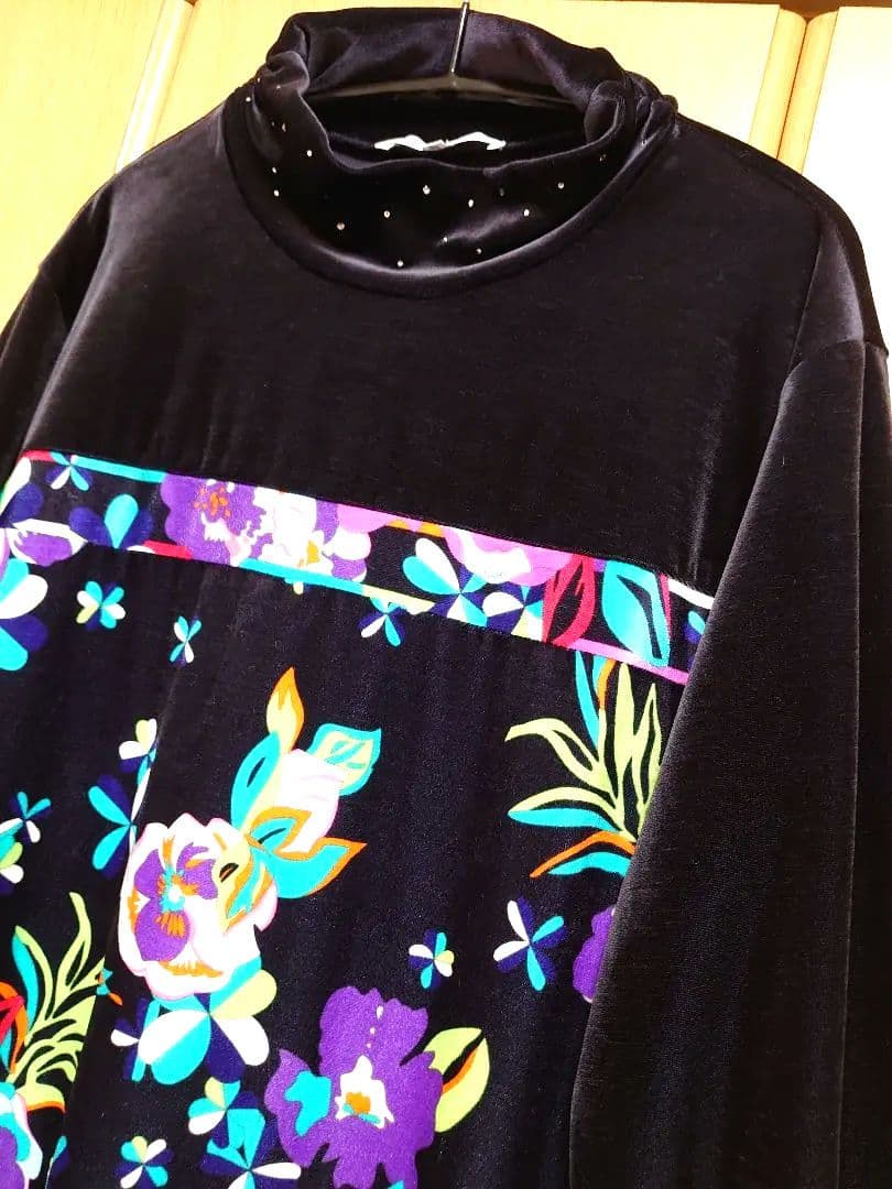 【極美品】レオナール かわいい花柄 チュニック ４４ブラックゆったり