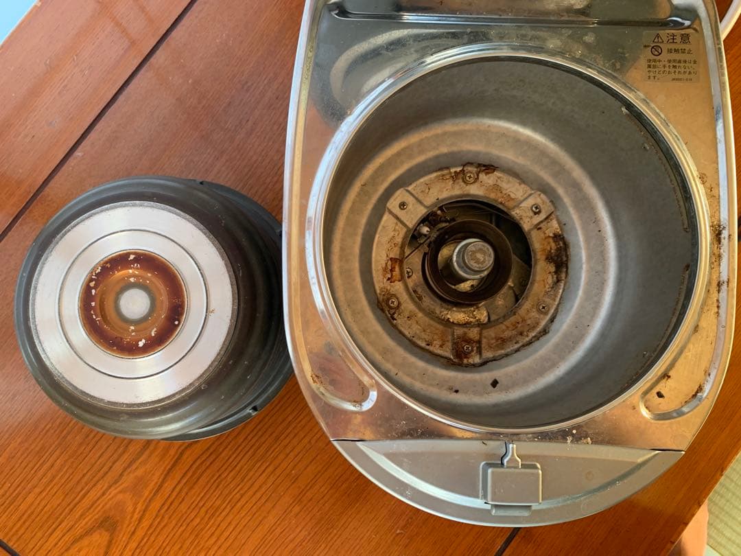 ガス釜　黒の炊飯器、内釜付きLPガス