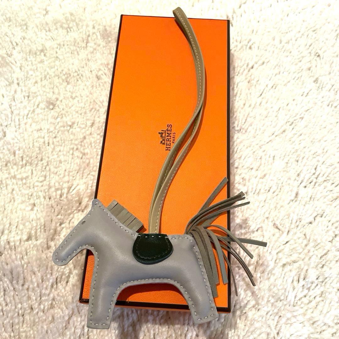 HERMESエルメス　ロデオPM アースカラーチャーム　ブルーグラシエトレンチ