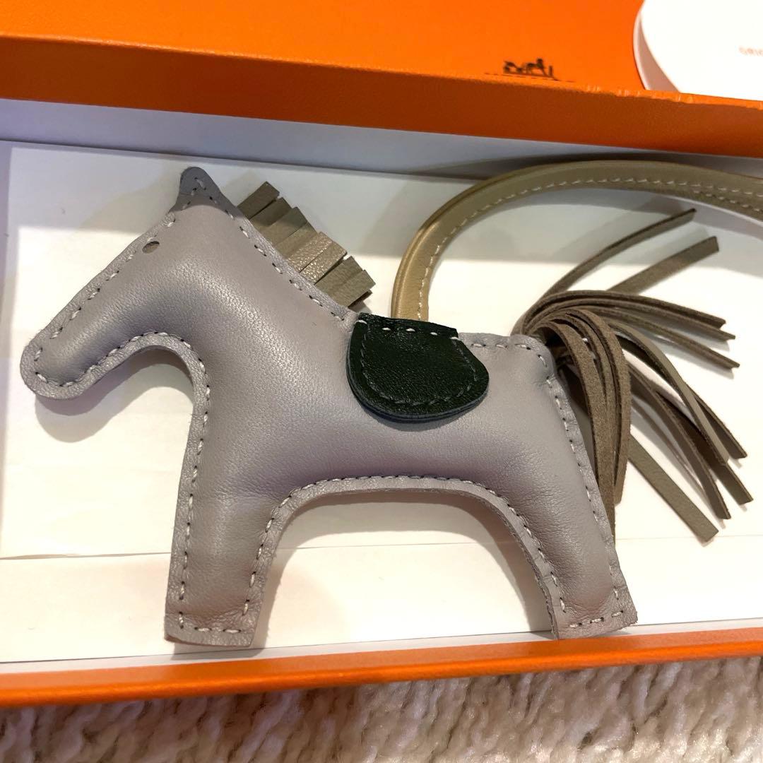 HERMESエルメス　ロデオPM アースカラーチャーム　ブルーグラシエトレンチ